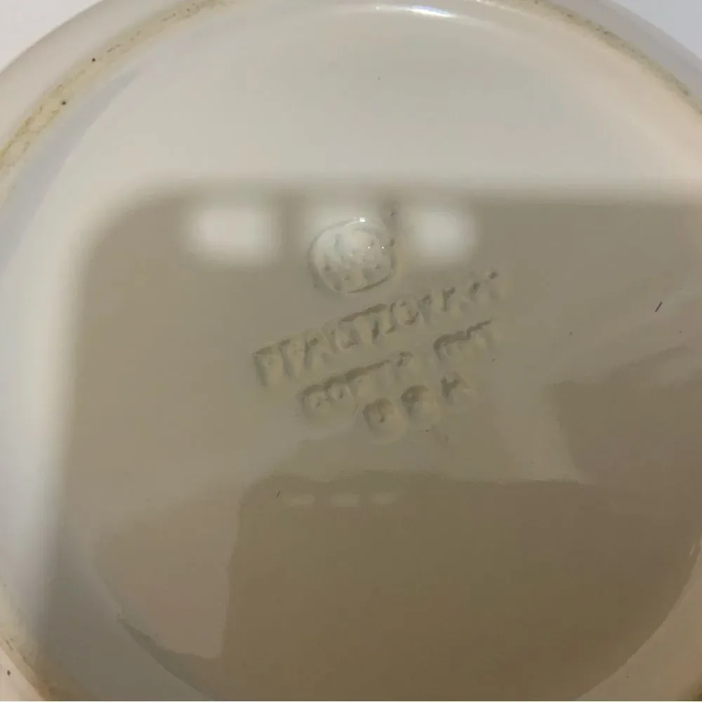 Pfaltzgraff ACADIA Round Vegetable Serving Bowl 9-3/4” embossed arches G16